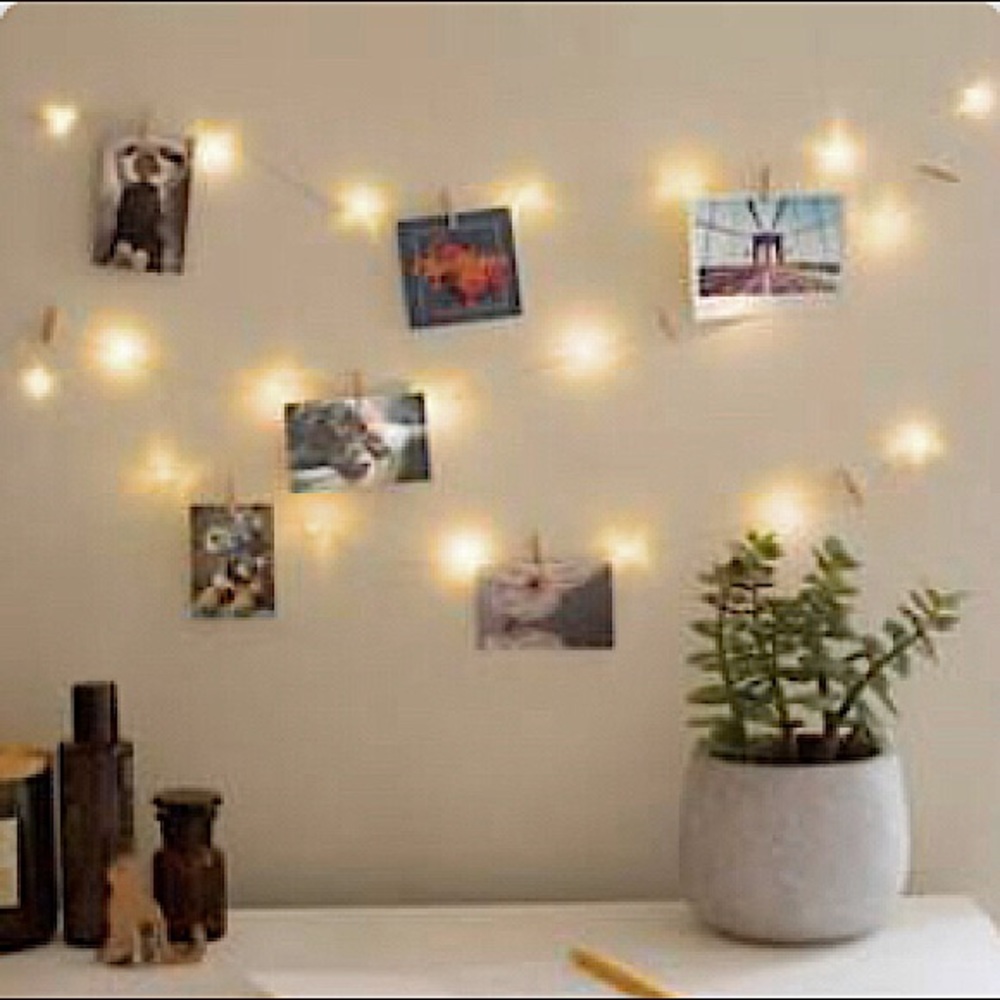 Photo hanger